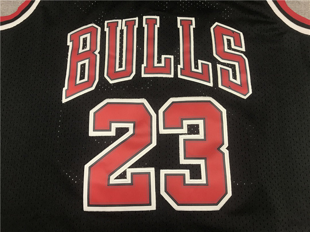 Chicago Bulls Michael Jordan #23 1997-98 NBA Championship Retro Embroidered Jersey – Sizes S-XXXL